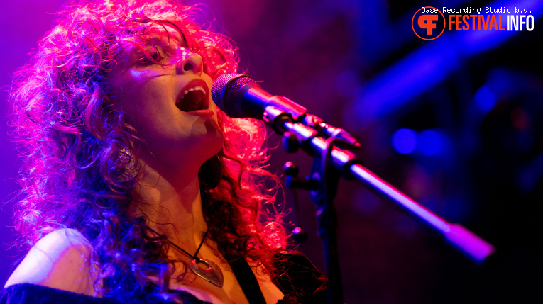Heidi Curtis op Dauwpop 2026 - Vrijdag foto