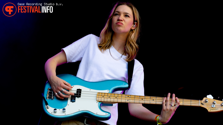 Chloe Slater op Dauwpop 2026 - Zaterdag foto