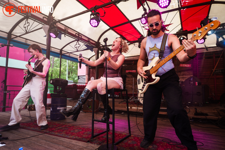 Kaat van Stralen op Dauwpop 2026 - Zaterdag foto