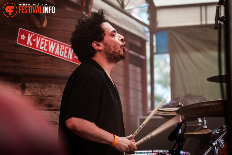 Iguana Death Cult op Dauwpop 2026 - Zaterdag foto