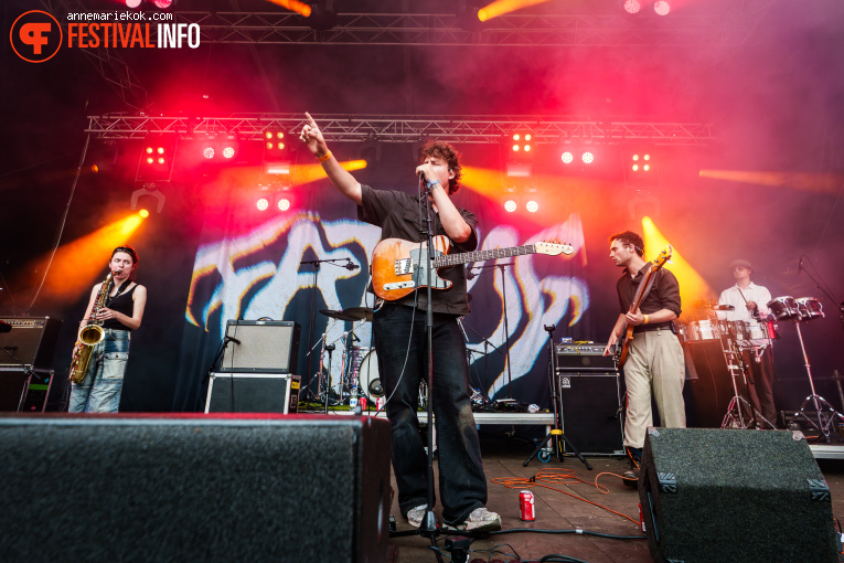 Fat Dog op Dauwpop 2026 - Zaterdag foto