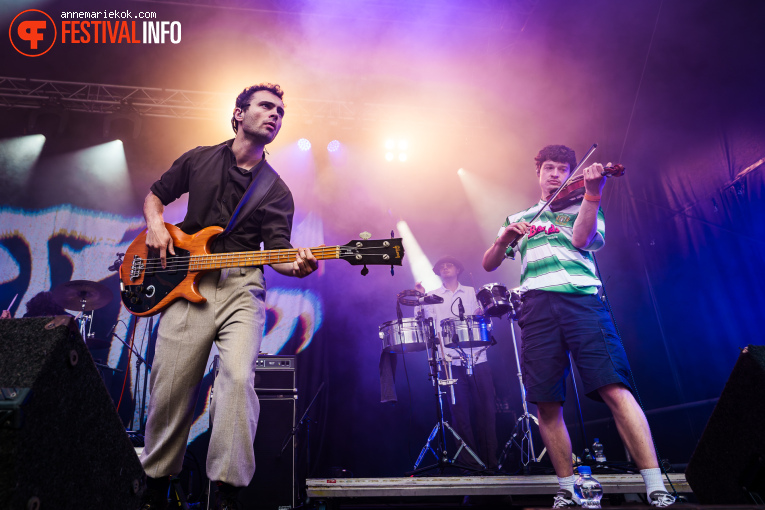 Fat Dog op Dauwpop 2026 - Zaterdag foto