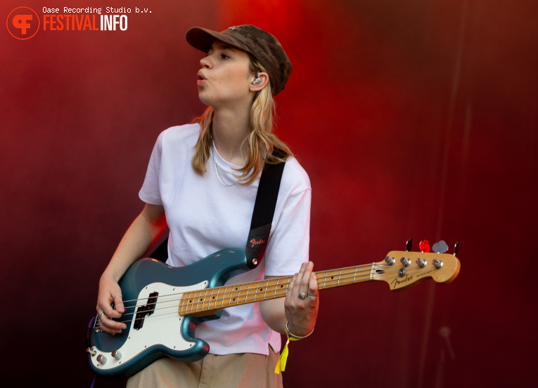 Chloe Slater op Dauwpop 2026 - Zaterdag foto