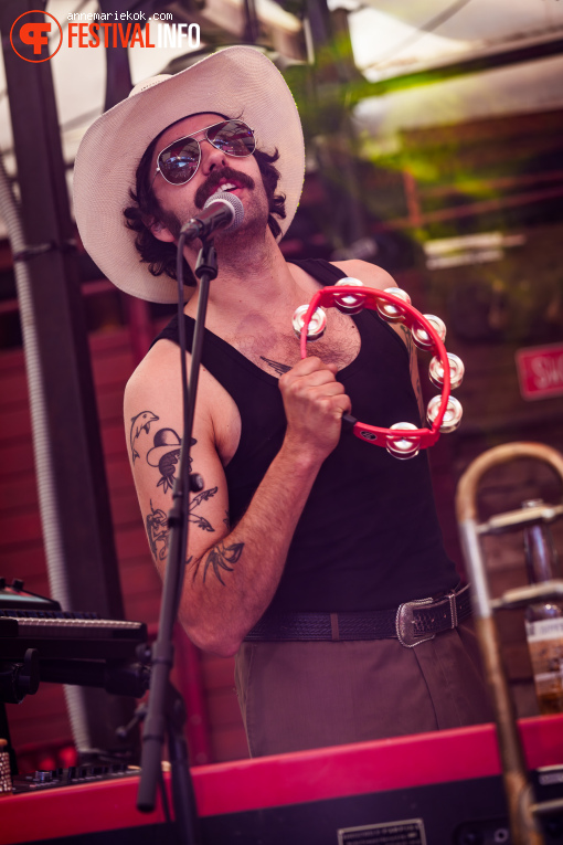 Iguana Death Cult op Dauwpop 2026 - Zaterdag foto