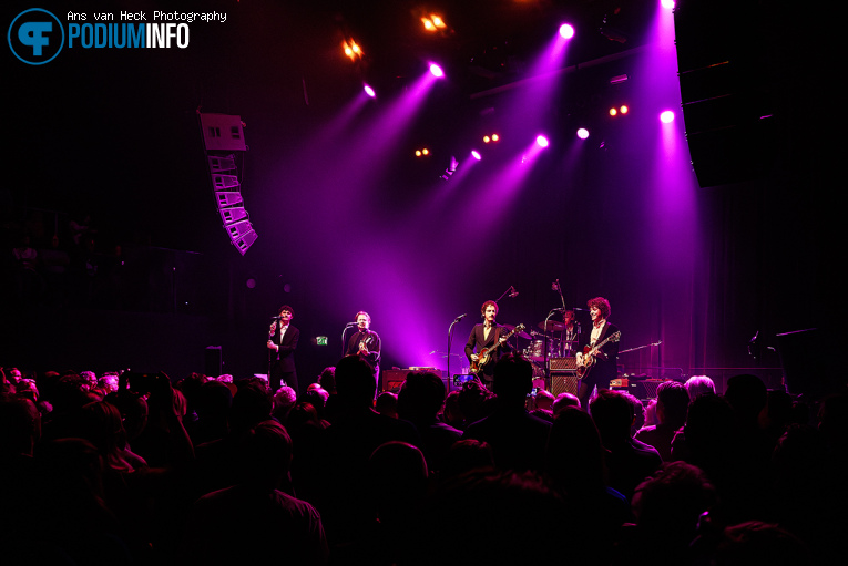 The Young Analogues op The Young Analogues - 05/06 - TivoliVredenburg foto
