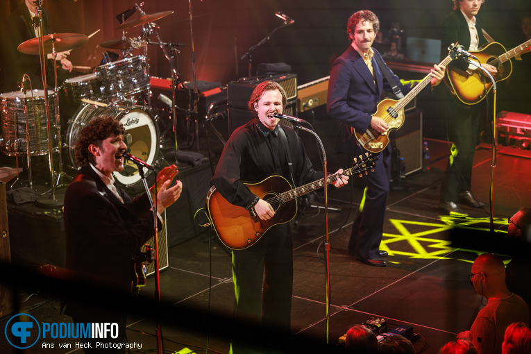 The Young Analogues op The Young Analogues - 05/06 - TivoliVredenburg foto