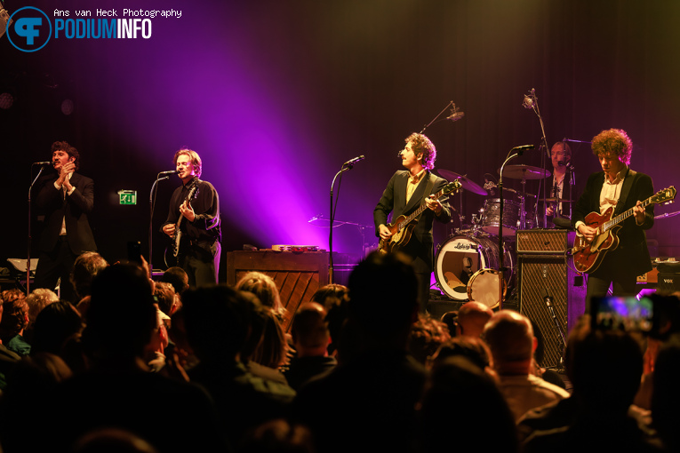 The Young Analogues op The Young Analogues - 05/06 - TivoliVredenburg foto