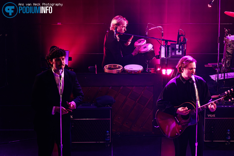 The Young Analogues op The Young Analogues - 05/06 - TivoliVredenburg foto