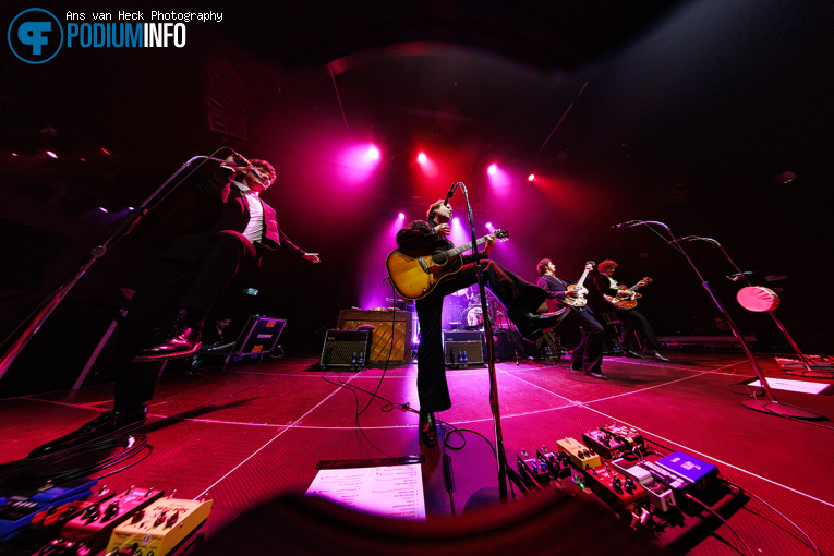 The Young Analogues op The Young Analogues - 05/06 - TivoliVredenburg foto