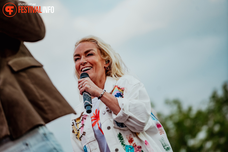 Samantha Steenwijk op Zomerspektakel aan het Meer 2026 foto