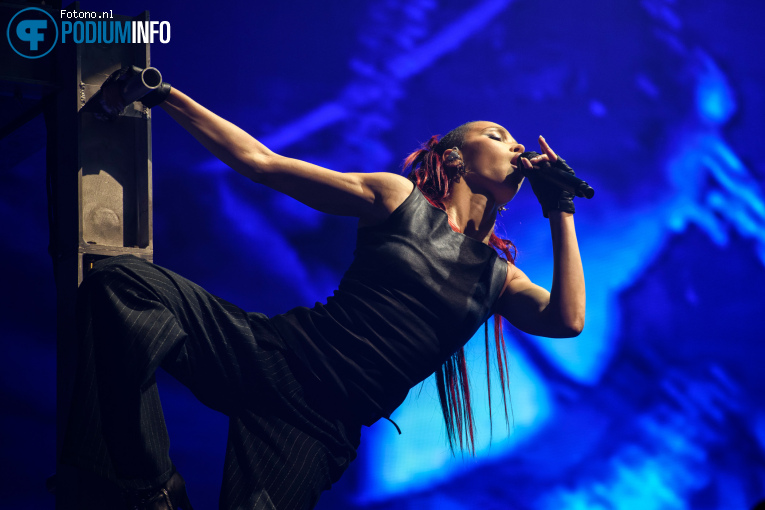 FKA twigs op FKA twigs - 06/06 - Ziggo Dome foto