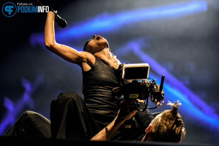 FKA twigs op FKA twigs - 06/06 - Ziggo Dome foto
