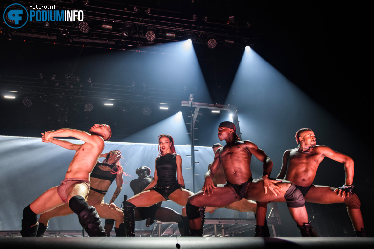 FKA twigs op FKA twigs - 06/06 - Ziggo Dome foto