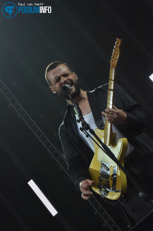 White Lies op Snow Patrol - 12/06 - Stadspark Groningen foto
