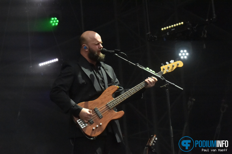 White Lies op Snow Patrol - 12/06 - Stadspark Groningen foto