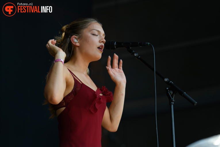 Isabel van Gelder op Pinkpop 2026 - vrijdag foto