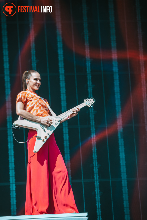 Sofi Tukker op Pinkpop 2026 - zaterdag foto