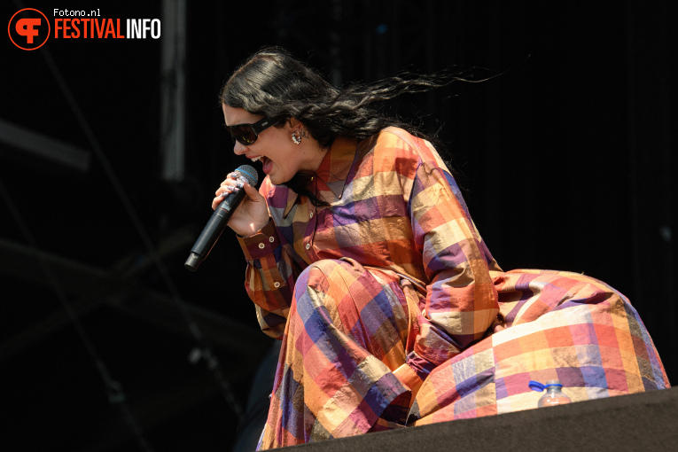 Lauren Spencer-Smith op Pinkpop 2026 - zaterdag foto