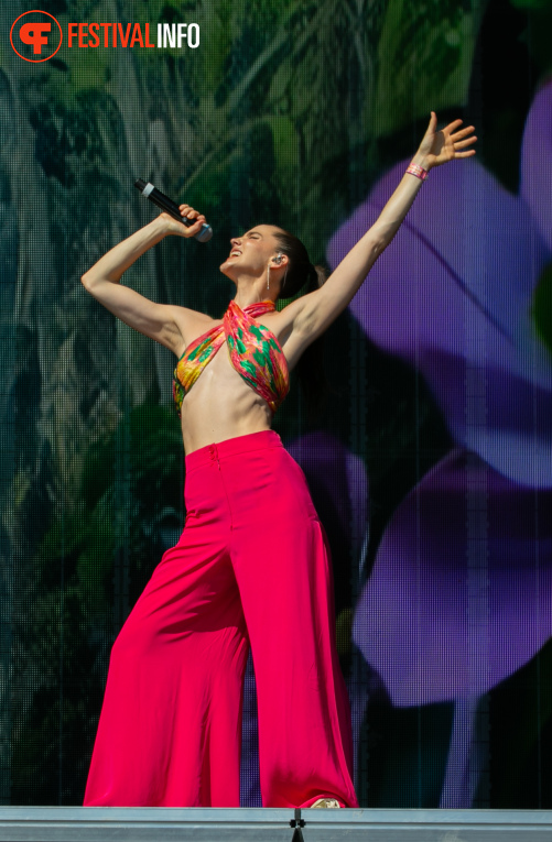 Sofi Tukker op Pinkpop 2026 - zaterdag foto