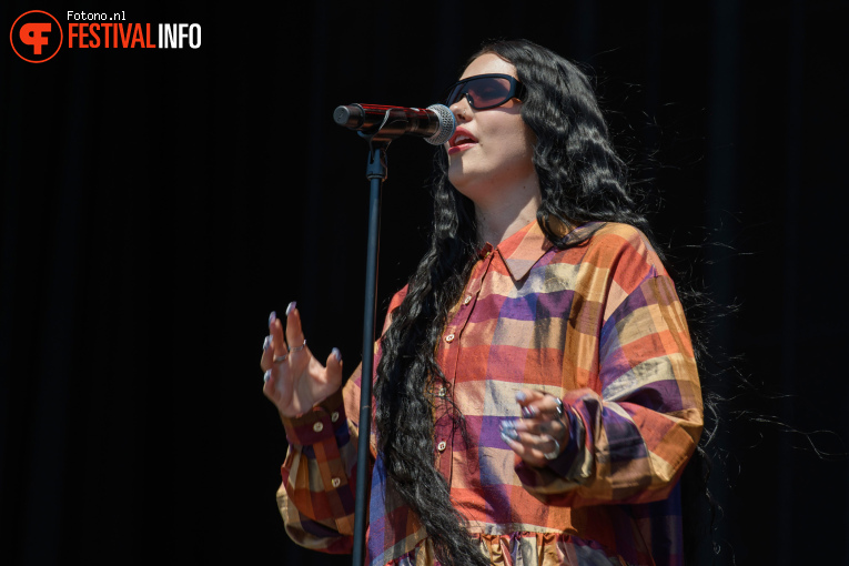 Lauren Spencer-Smith op Pinkpop 2026 - zaterdag foto