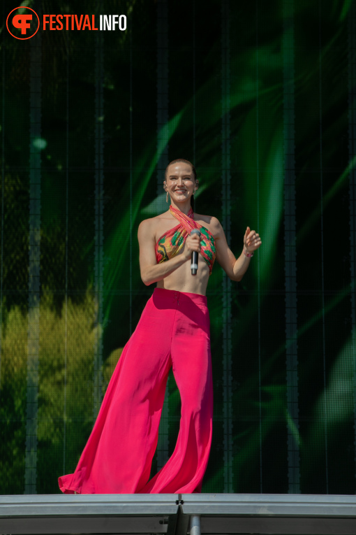 Sofi Tukker op Pinkpop 2026 - zaterdag foto