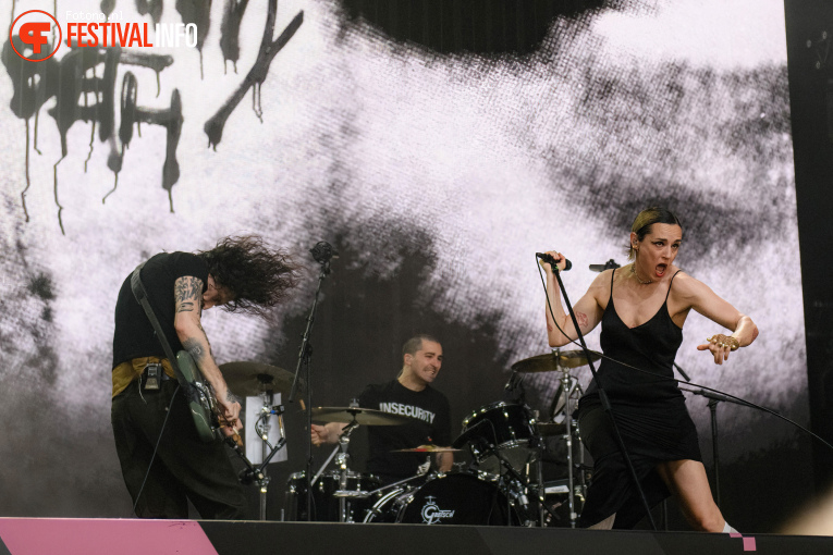 Jehnny Beth op Pinkpop 2026 - zaterdag foto