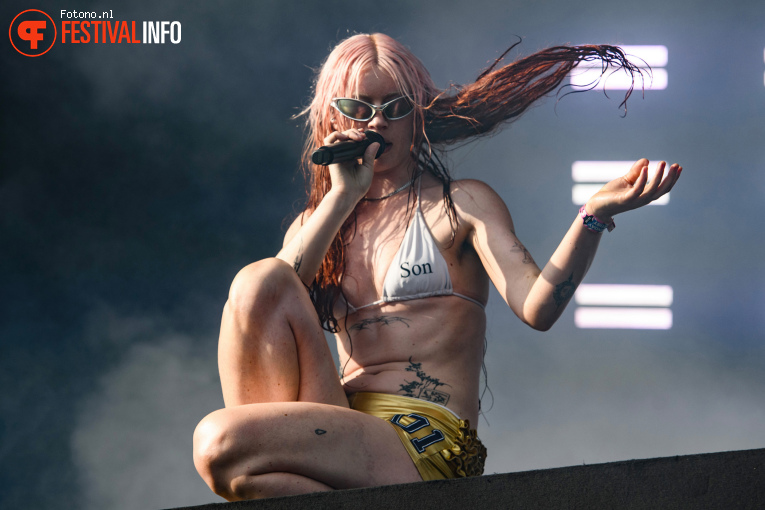 Wet Leg op Pinkpop 2026 - zondag foto
