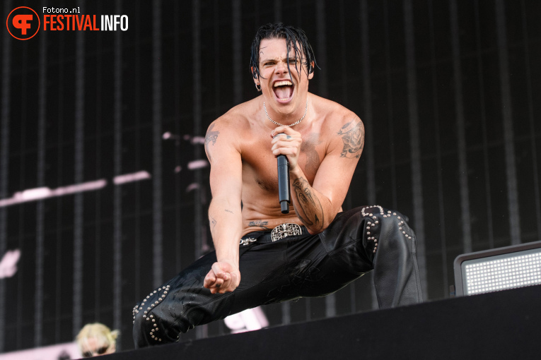 Yungblud op Pinkpop 2026 - zondag foto
