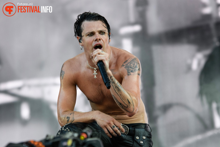 Yungblud op Pinkpop 2026 - zondag foto