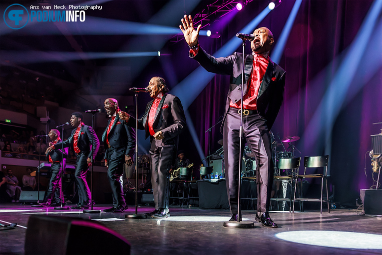 The Temptations op The Four Tops & The Temptations - 23/06 - TivoliVredenburg foto