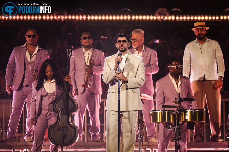 Bad Bunny op Bad Bunny - DeBÍ TiRAR MáS FOToS World Tour - 23/06 - Gelredome foto