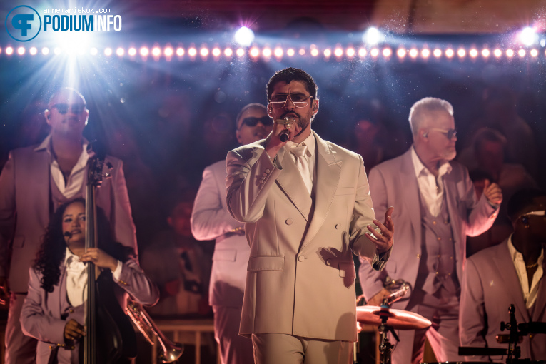 Bad Bunny op Bad Bunny - DeBÍ TiRAR MáS FOToS World Tour - 23/06 - Gelredome foto
