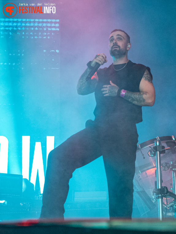 Bury Tomorrow op Jera On Air 2026 - Donderdag foto