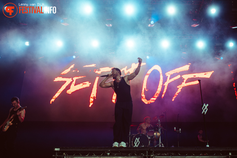 Set It Off op Jera On Air 2026 - Donderdag foto
