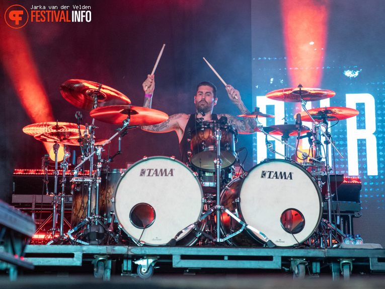 Bury Tomorrow op Jera On Air 2026 - Donderdag foto