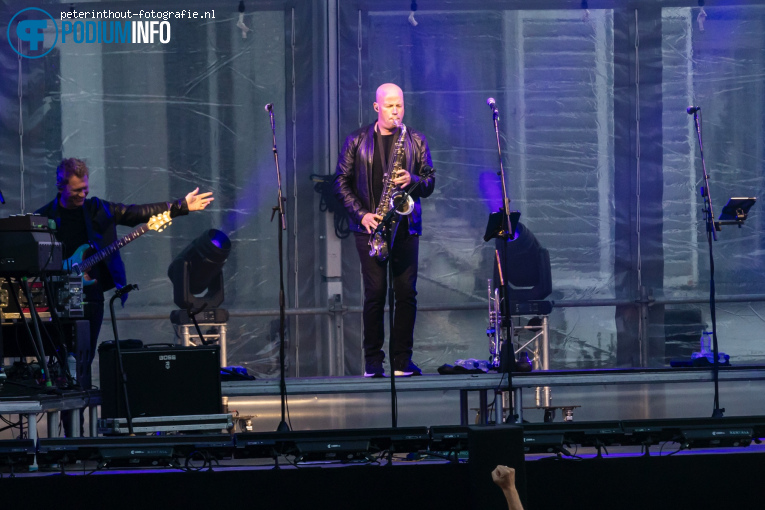 Level 42 op Level 42 + Matt Bianco - Royal Park Live - 02/07 - Paleis Soestdijk foto