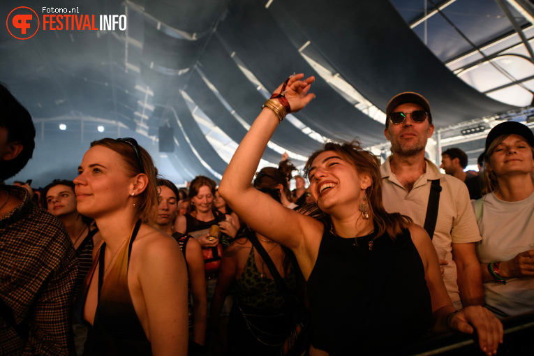Zwangere Guy op Down the Rabbit Hole 2026 - vrijdag foto