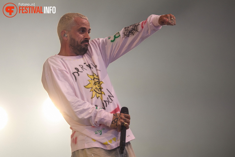 Zwangere Guy op Down the Rabbit Hole 2026 - vrijdag foto