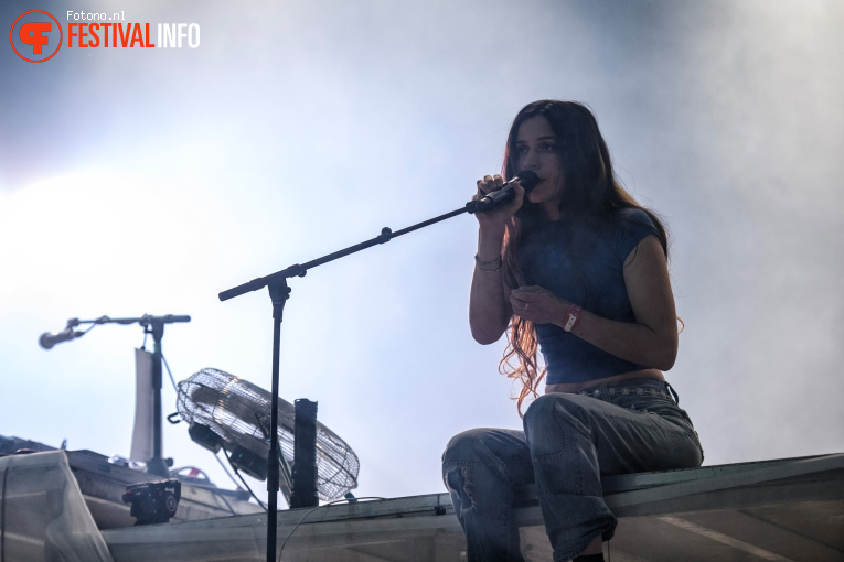 Oklou op Down the Rabbit Hole 2026 - zaterdag foto