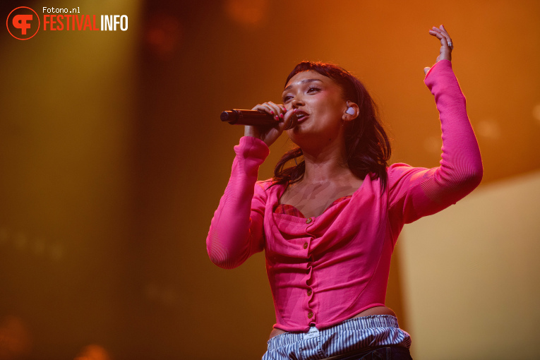 Joy Crookes op Down the Rabbit Hole 2026 - zaterdag foto
