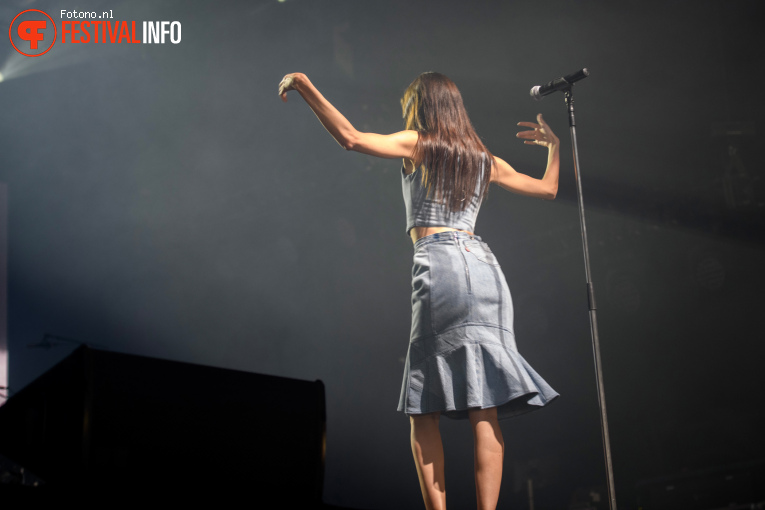 Charlotte Cardin op Down the Rabbit Hole 2026 - zondag foto
