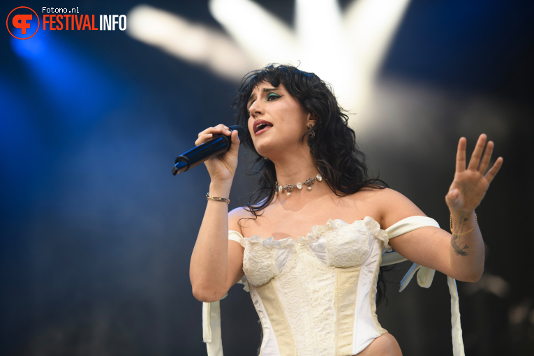 Naaz op Down the Rabbit Hole 2026 - zondag foto