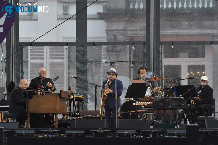 Van Morrison op Van Morrison - Royal Park Live - 05/07 - Paleis Soestdijk foto
