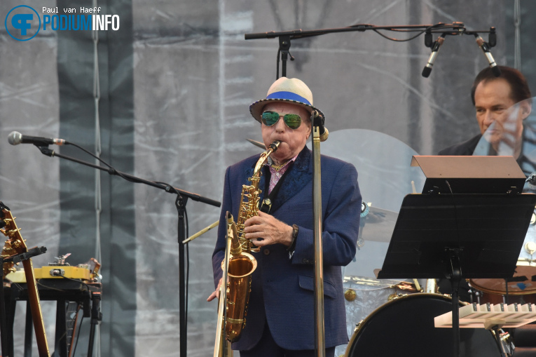 Van Morrison op Van Morrison - Royal Park Live - 05/07 - Paleis Soestdijk foto
