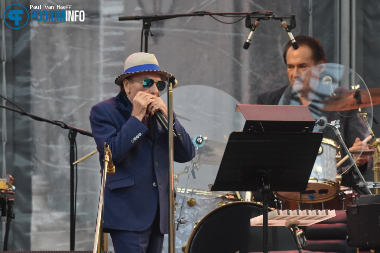 Van Morrison op Van Morrison - Royal Park Live - 05/07 - Paleis Soestdijk foto
