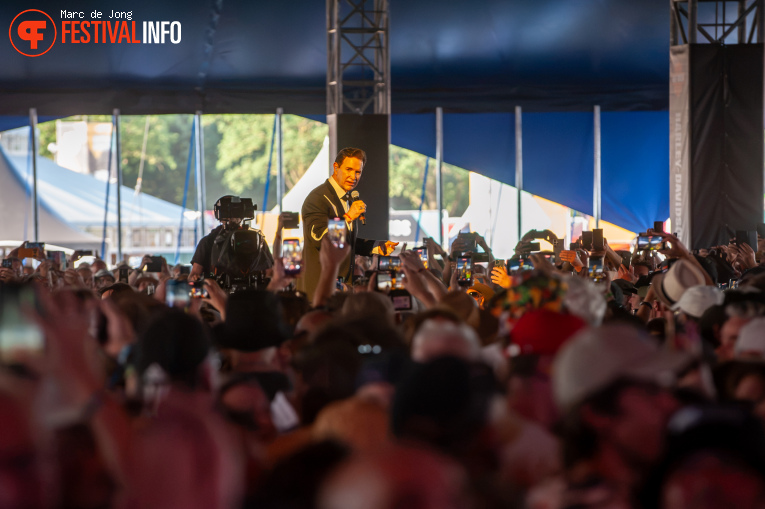 Chris Isaak op Bospop 2026 - Zondag foto