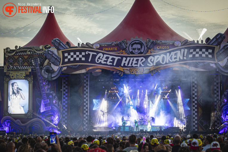 Within Temptation op Zwarte Cross Festival 2026 - Donderdag foto