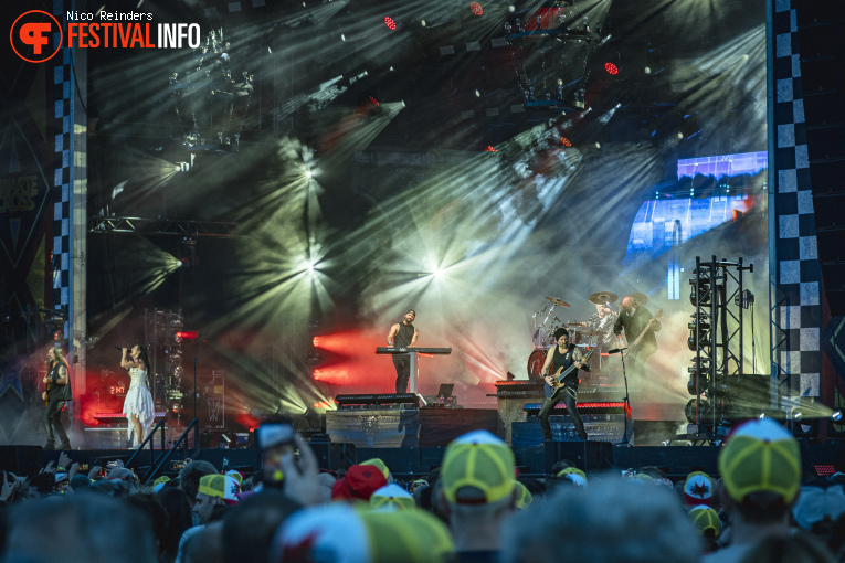 Within Temptation op Zwarte Cross Festival 2026 - Donderdag foto