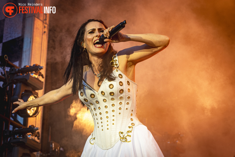 Within Temptation op Zwarte Cross Festival 2026 - Donderdag foto