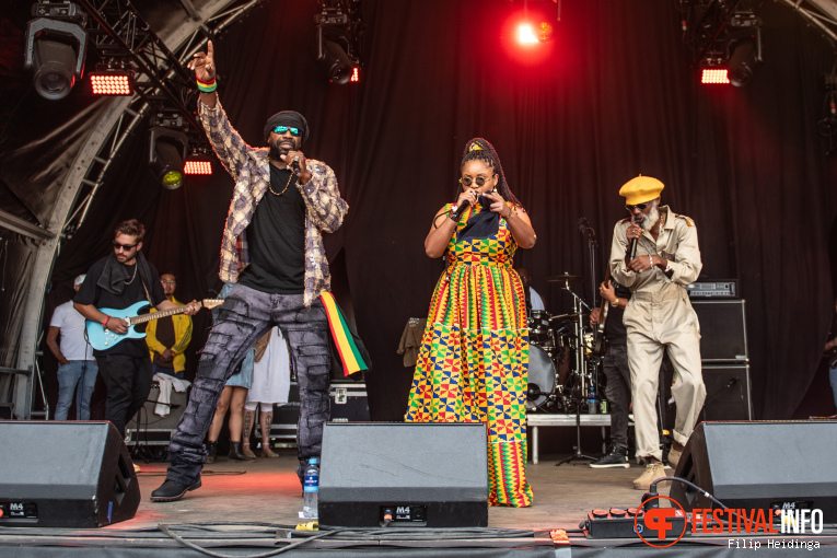 Kuzikk op Zwarte Cross Festival 2026 - Vrijdag foto